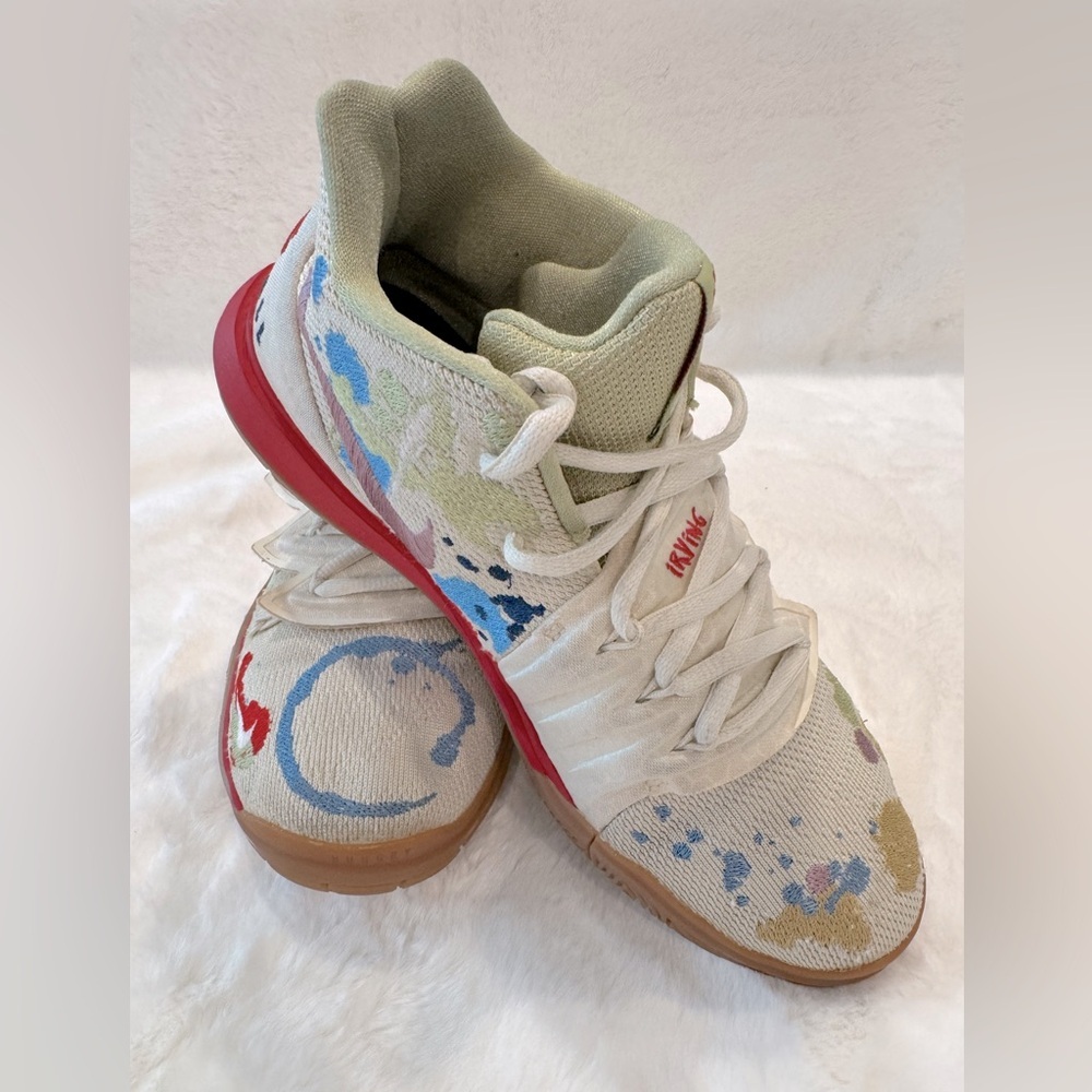 Nike Bandulu Basketball Street Couture Kyrie Irving Sneakers- size 6.5Y (8.5 W)